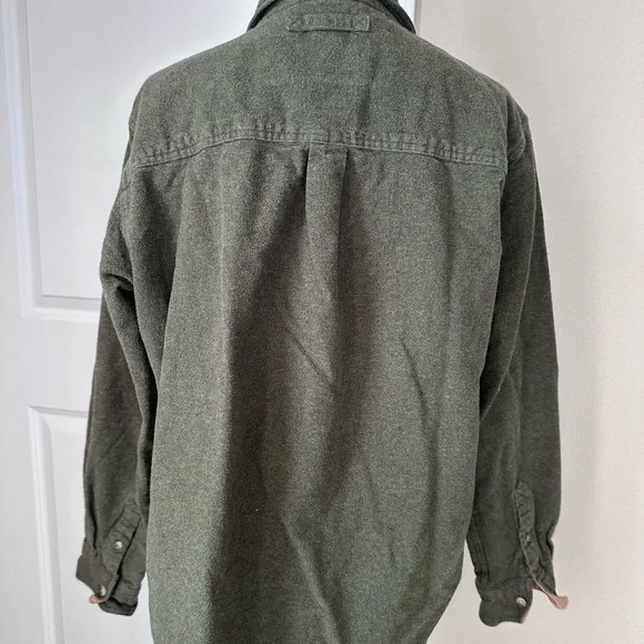 Legendary Whitetails Button-Down - Picture 6 of 13